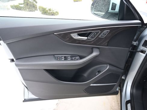 Used 2023 Audi Q8 Premium Plus w/ Premium Plus Package image 16