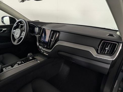 Used 2025 Volvo XC60 B5 Plus AWD/4WD image 19
