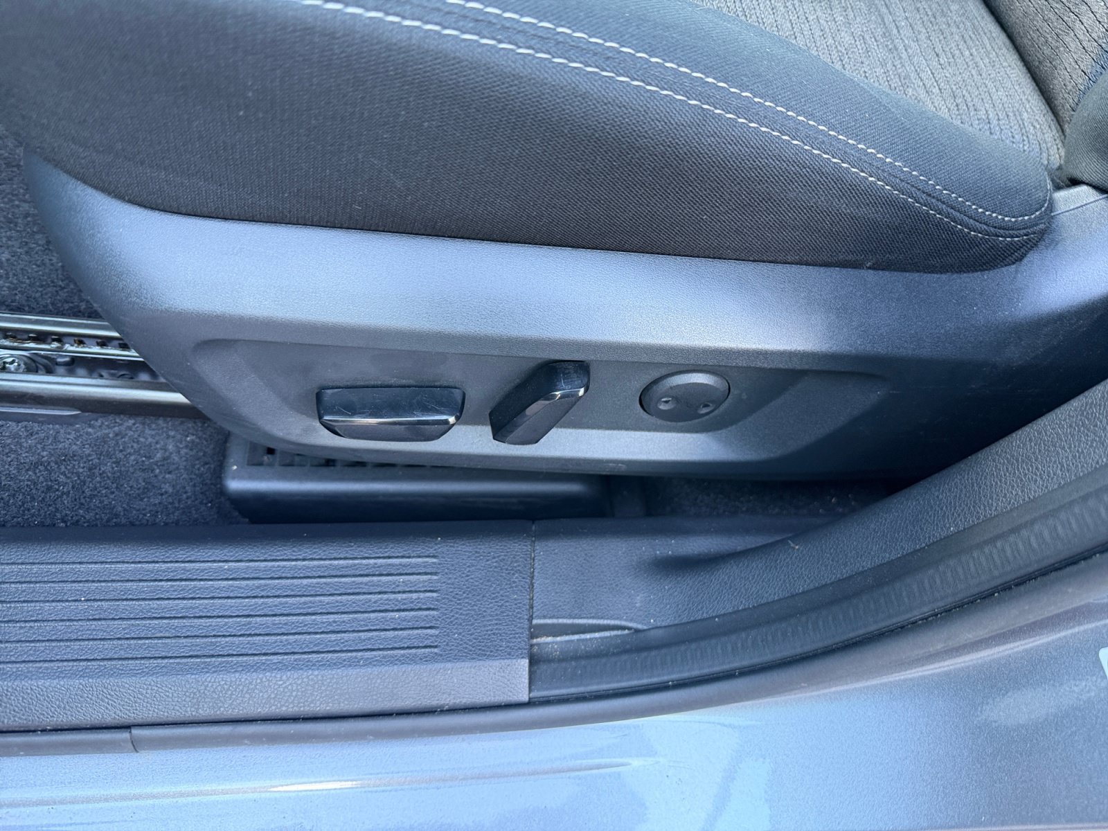 Used 2022 Nissan Rogue SV FWD image 14