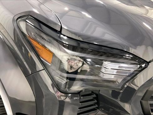 Certified 2025 Toyota Tacoma TRD Sport AWD/4WD image 29