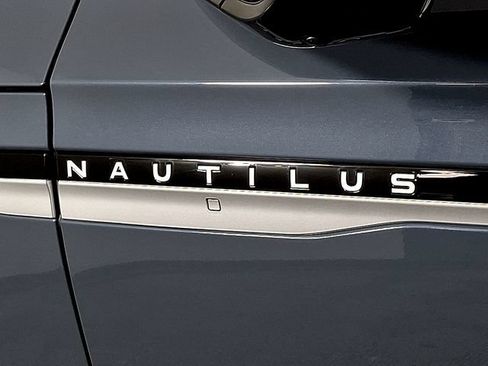 Used 2026 Lincoln Nautilus Reserve AWD/4WD image 22