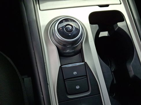 Used 2023 Ford Explorer XLT AWD/4WD image 15