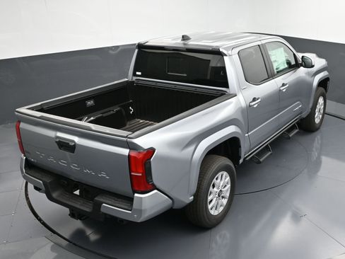 Used 2024 Toyota Tacoma SR5 w/ SR5 Upgrade Package image 38