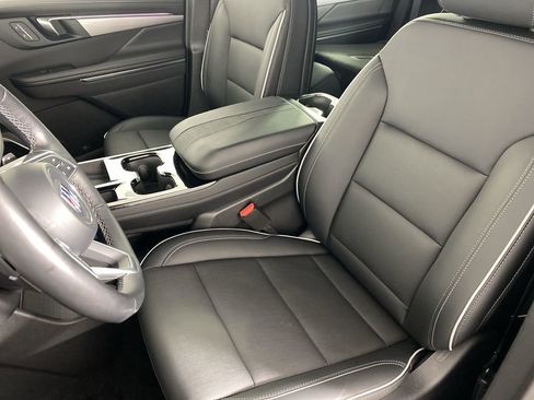 Used 2025 Buick Enclave Preferred image 21