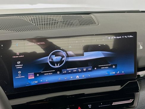 Used 2025 BMW 530i w/ M Sport Package image 14