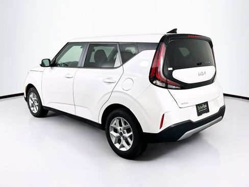 Used 2025 Kia Soul LX w/ LX Technology Package FWD image 5