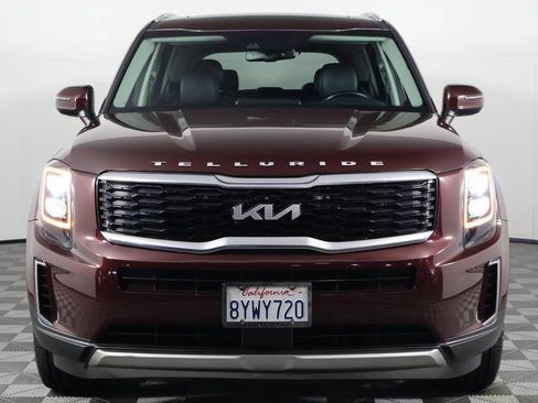Used 2022 Kia Telluride EX w/ EX Premium Package FWD image 2