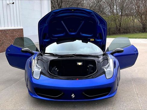 Used 2015 Ferrari 458 Italia Coupe RWD image 39