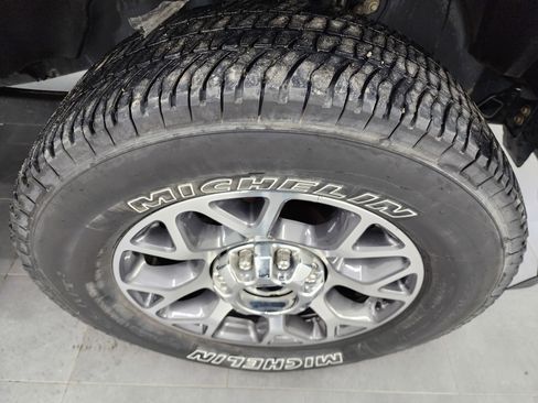 Used 2022 Ford F250 Lariat w/ Lariat Value Package image 3