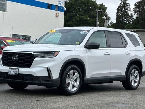 Used 2023 Honda Pilot LX image 10