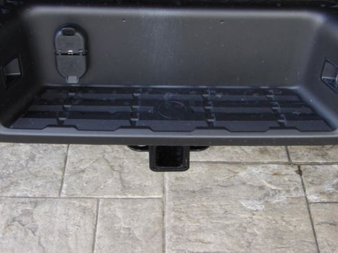 New 2026 Nissan Frontier SV w/ SV Convenience Package AWD/4WD image 9