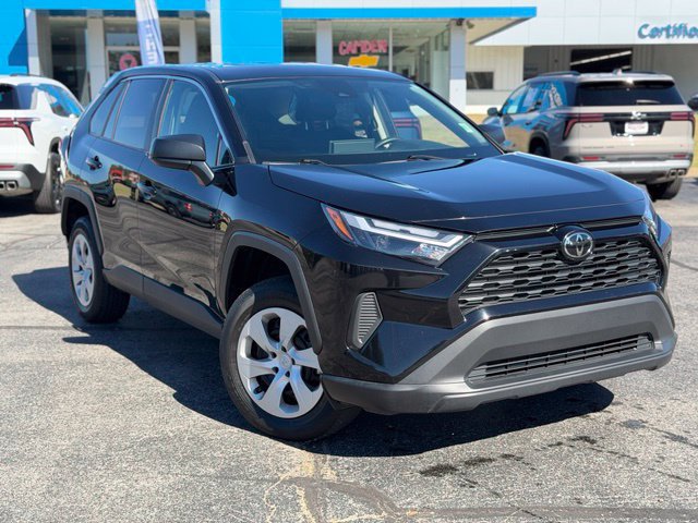 Used 2025 Toyota RAV4 LE AWD/4WD image 2