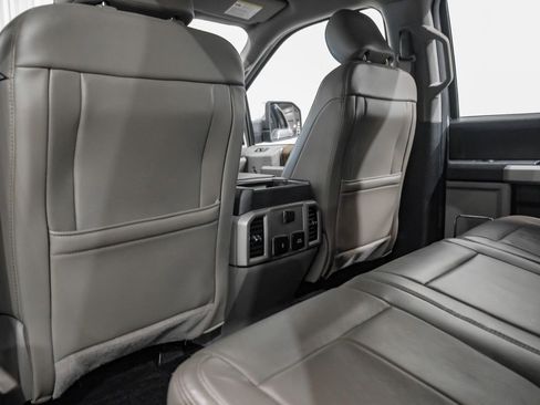 Used 2018 Ford F150 Lariat image 38