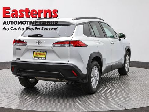 Used 2024 Toyota Corolla Cross LE w/ Moonroof Package AWD/4WD image 5