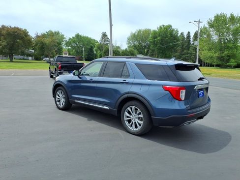 Used 2020 Ford Explorer XLT w/ Equipment Group 202A AWD/4WD image 3