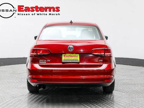 Used 2017 Volkswagen Jetta SE image 14