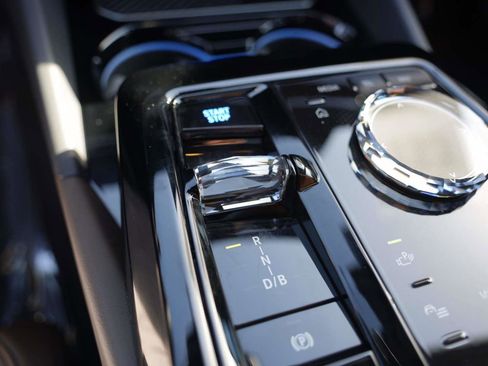 Used 2025 BMW i5 xDrive40 w/ Executive Package image 24