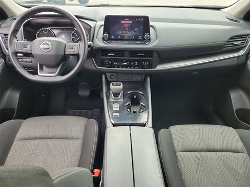 Used 2025 Nissan Rogue SV image 12