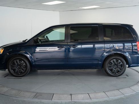 Used 2016 Dodge Grand Caravan SE w/ Quick Order Package 29E SE FWD image 4