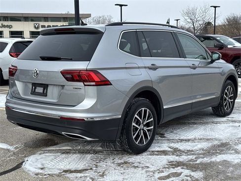 Used 2020 Volkswagen Tiguan SE w/ Panoramic Sunroof Package image 5