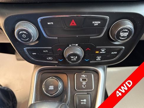 Used 2020 Jeep Compass Latitude w/ Cold Weather Group image 22