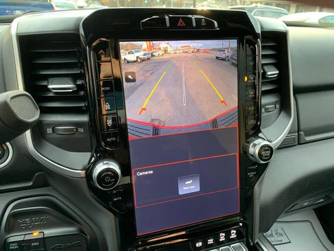 Used 2024 RAM 2500 Big Horn w/ Sport Appearance Package image 21