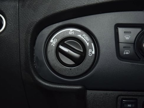 Used 2024 Nissan Frontier PRO-4X w/ Pro Premium Package AWD/4WD image 32