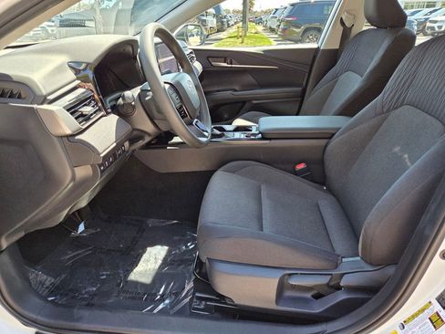 Used 2025 Toyota Camry LE image 21