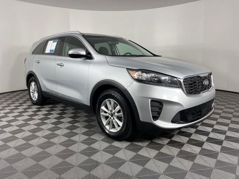 Used 2020 Kia Sorento LX w/ LX I4 Convenience Package FWD image 3