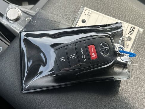 Used 2026 Toyota Camry SE w/ Convenience Package FWD image 34