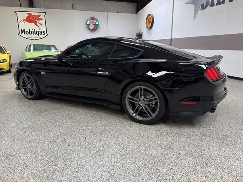 Used 2015 Ford Mustang GT Premium RWD image 4