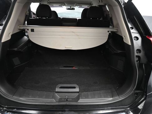 Used 2018 Nissan Rogue SV AWD/4WD image 22