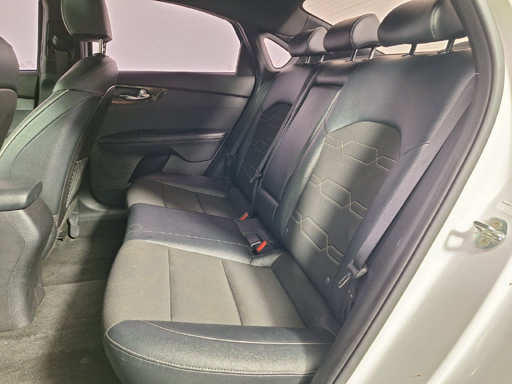 Used 2021 Kia Forte GT-Line w/ GT-Line Premium Package FWD image 11