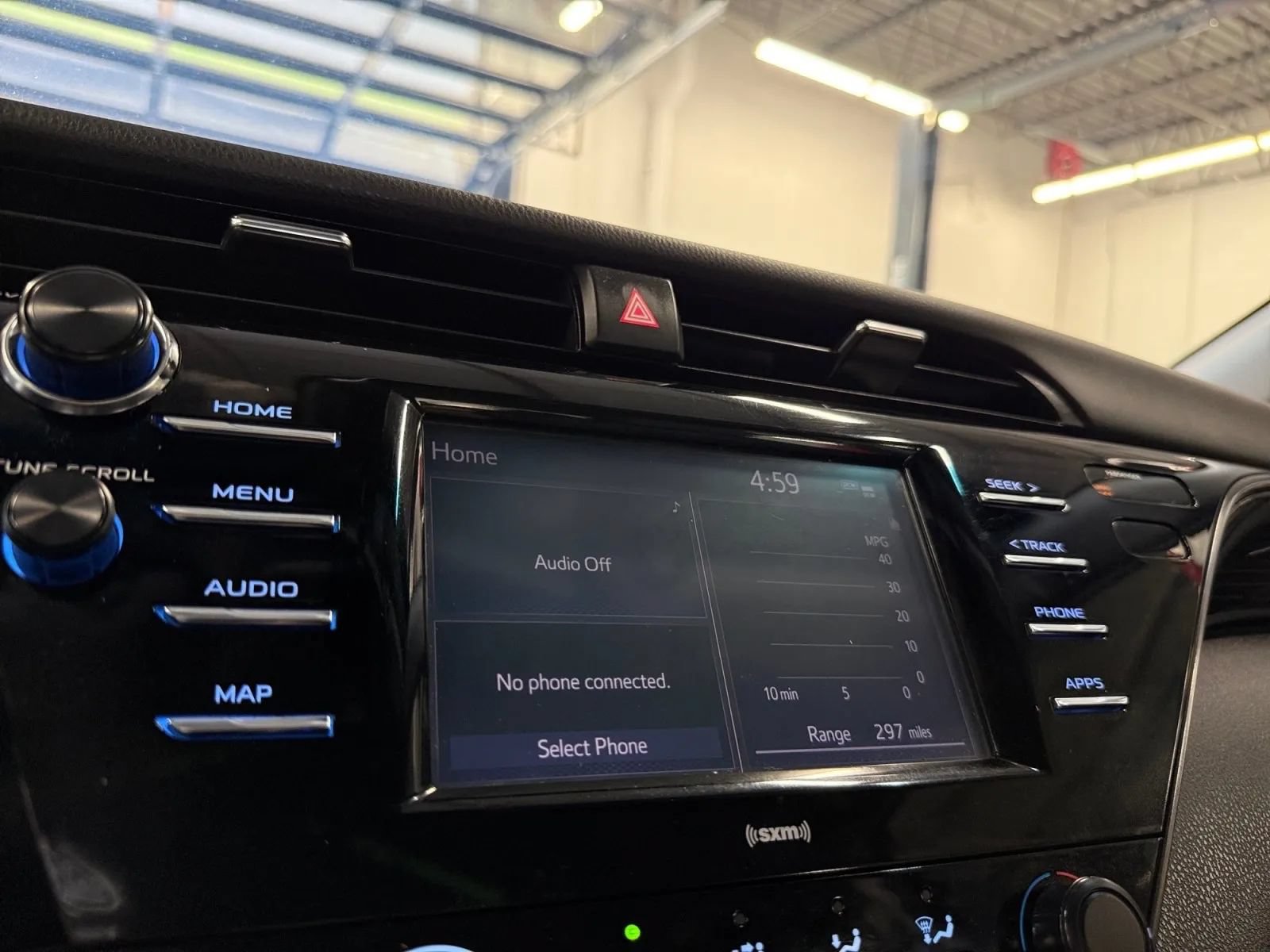 Used 2020 Toyota Camry LE FWD image 22