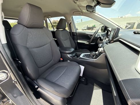 Certified 2021 Toyota RAV4 XLE FWD image 25