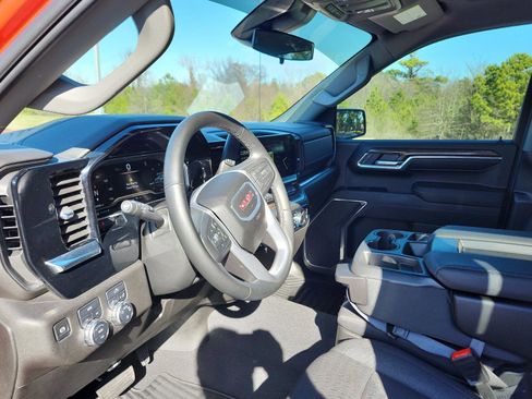 Certified 2024 GMC Sierra 1500 SLE image 13