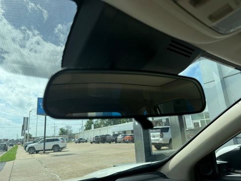 Used 2018 Honda CR-V EX image 16