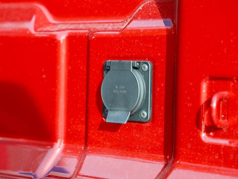 New 2026 GMC Canyon Elevation w/ Convenience Package image 9