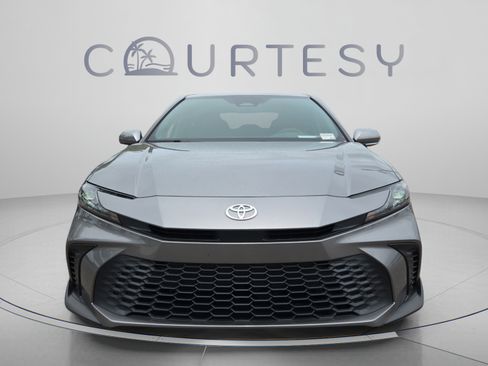 Used 2025 Toyota Camry SE w/ Convenience Package FWD image 8