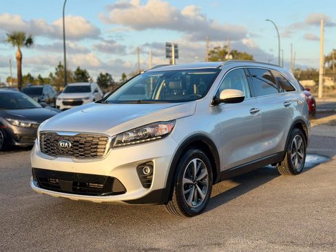 Used 2019 Kia Sorento EX image 1