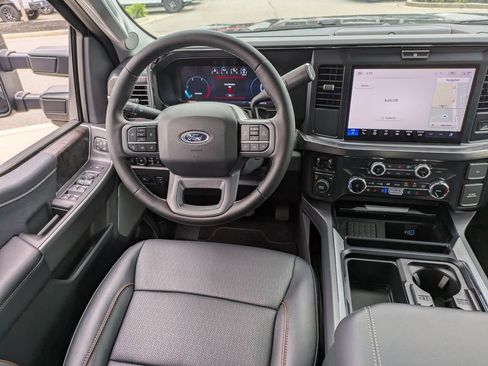 New 2025 Ford F250 Lariat image 17