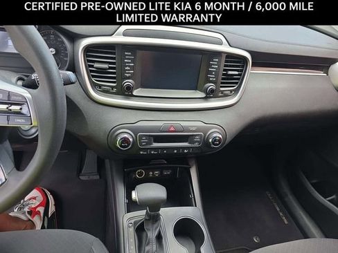 Used 2019 Kia Sorento LX image 4