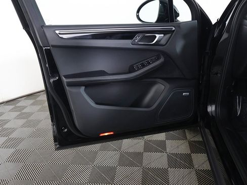 Used 2022 Porsche Macan image 22
