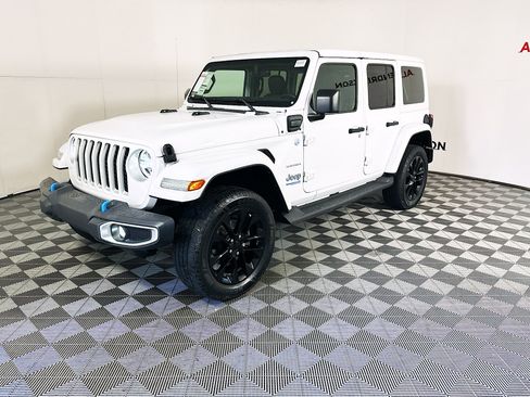 Used 2022 Jeep Wrangler Unlimited Sahara image 7