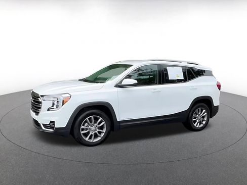 Used 2024 GMC Terrain SLT AWD/4WD image 8