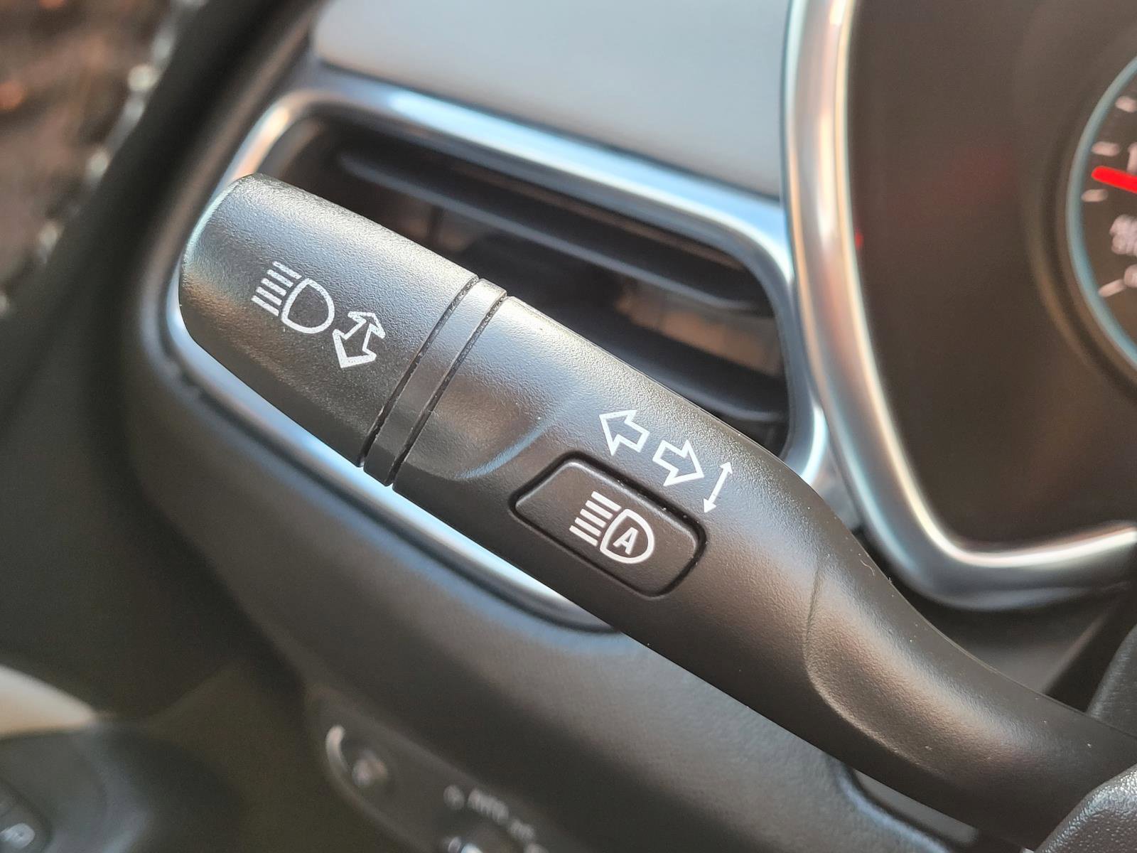 Used 2022 Chevrolet Equinox LT FWD image 34
