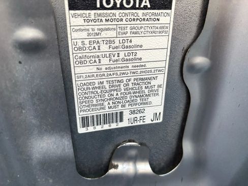 Used 2012 Toyota Tundra 4x4 CrewMax w/ Tow Pkg image 19