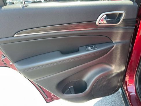 Used 2021 Jeep Grand Cherokee Limited AWD/4WD image 18