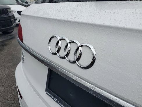 Used 2024 Audi Q5 Premium image 11