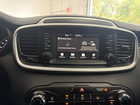 Used 2020 Kia Sorento FWD V6 image 34